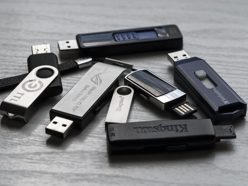 muchos USB